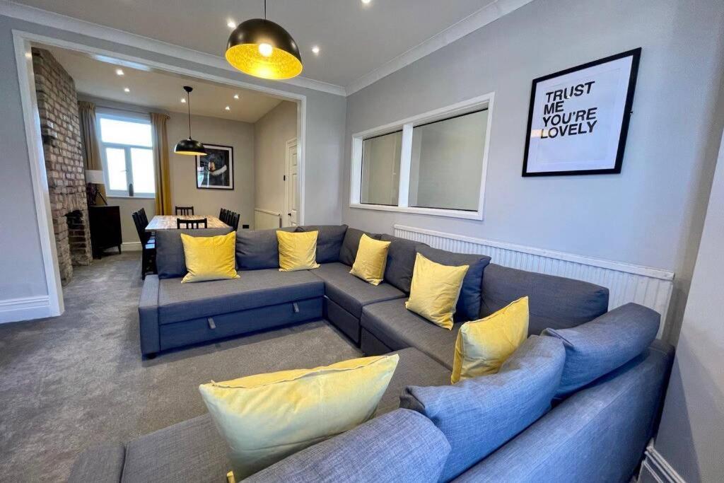 Large House Near Victoria Park For Groups, 10 Mins Bus To City Centre Cardiff Exterior photo