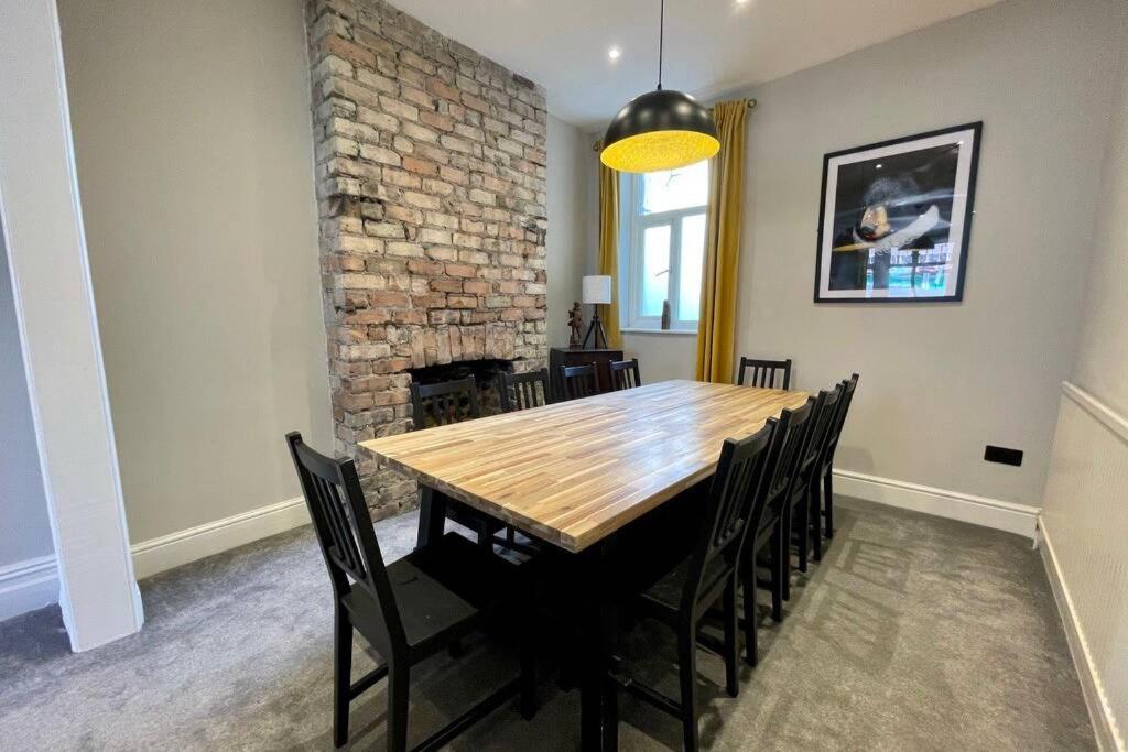 Large House Near Victoria Park For Groups, 10 Mins Bus To City Centre Cardiff Exterior photo