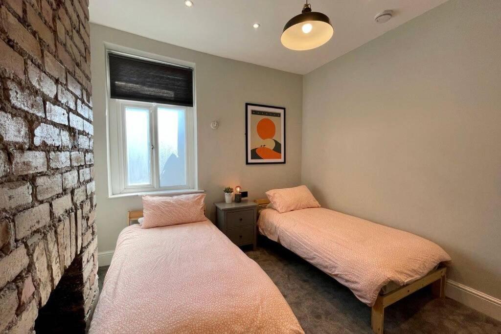 Large House Near Victoria Park For Groups, 10 Mins Bus To City Centre Cardiff Exterior photo